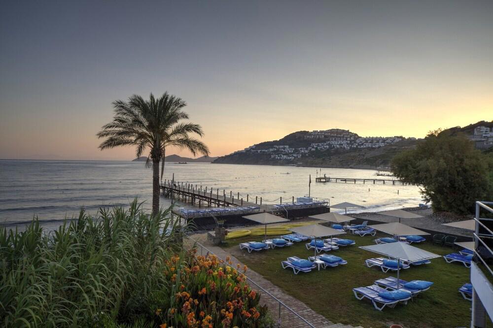 Golden Age Crystal Bodrum