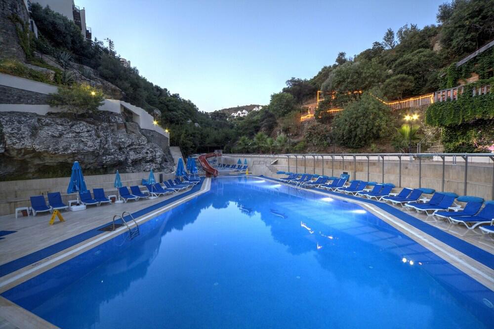 Golden Age Crystal Bodrum