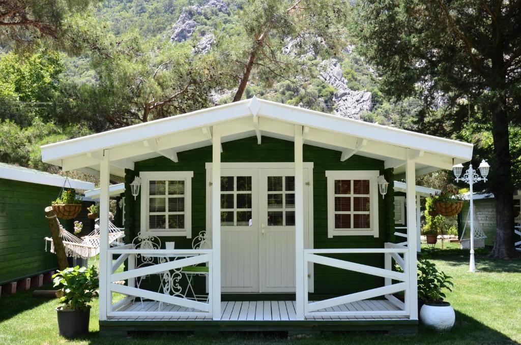 Lukkies Lodge Çıralı