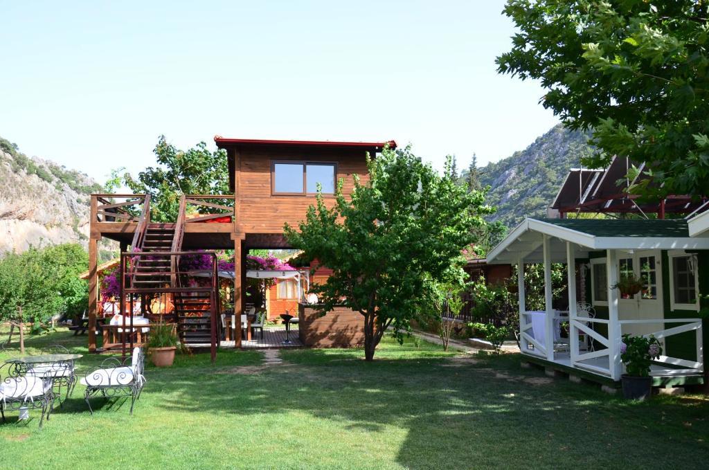 Lukkies Lodge Çıralı
