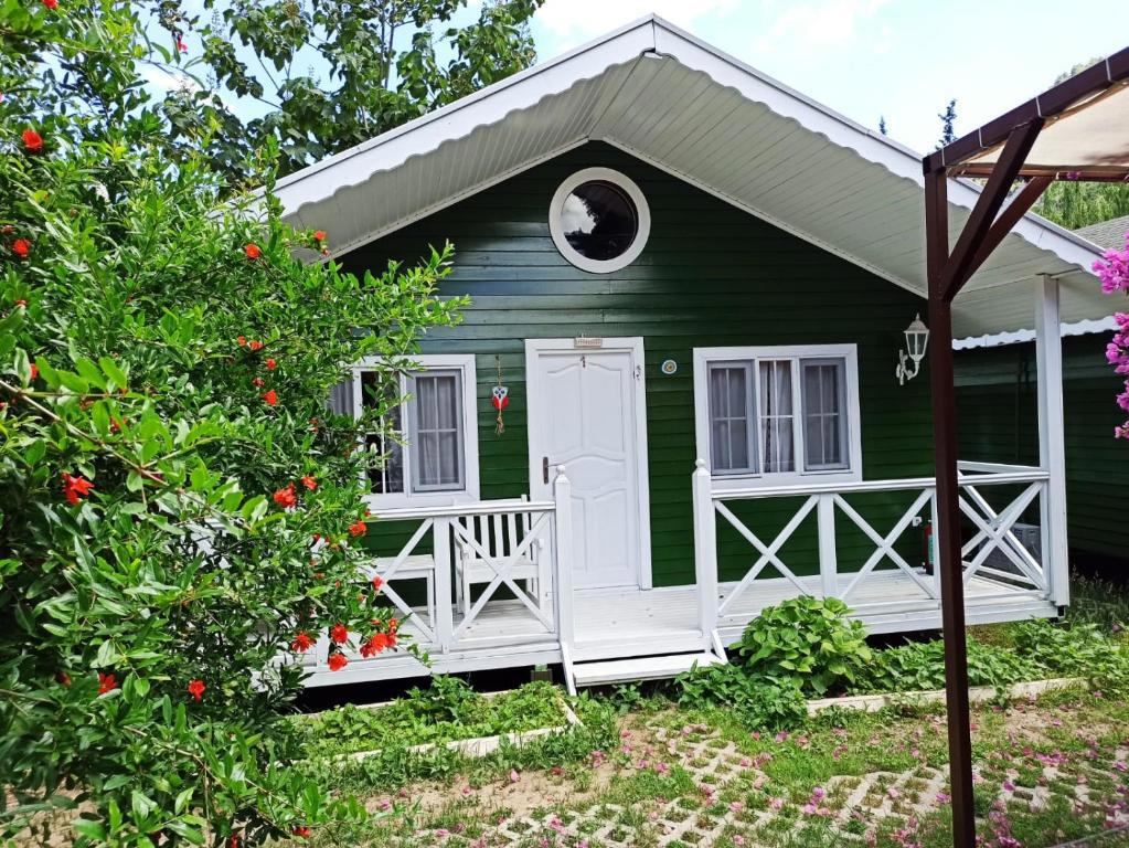 Lukkies Lodge Çıralı