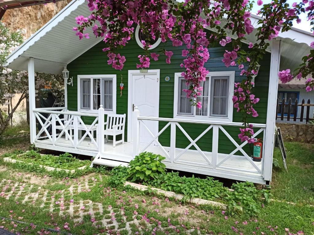 Lukkies Lodge Çıralı