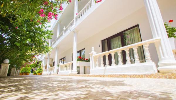 Yalım Hotel
