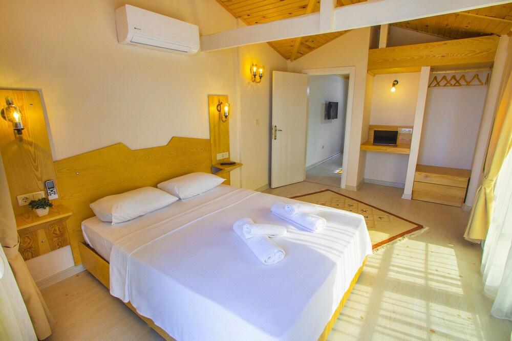 Yalım Hotel