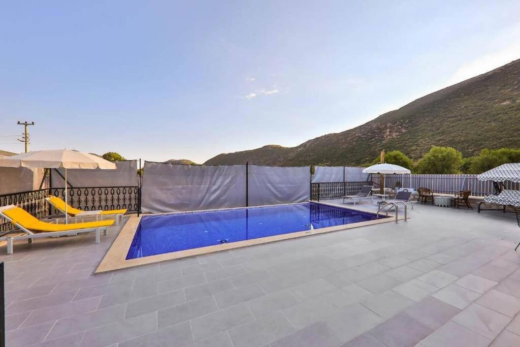 Private Pool Villa In Nature-Wisterya Villa
