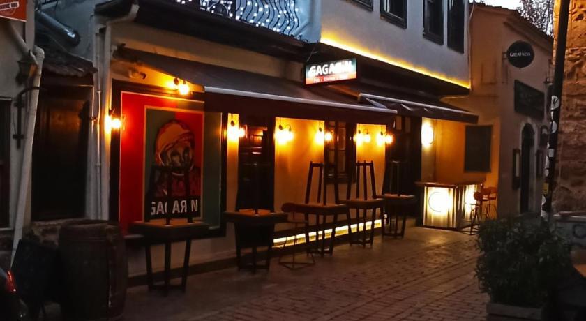 Gagarin Pub & Hotel