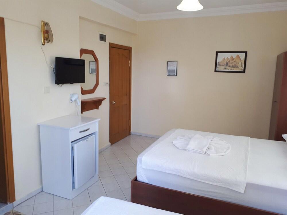 Hotel & Apartments Everest