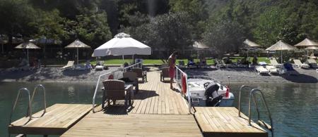 Alesta Yacht Hotel