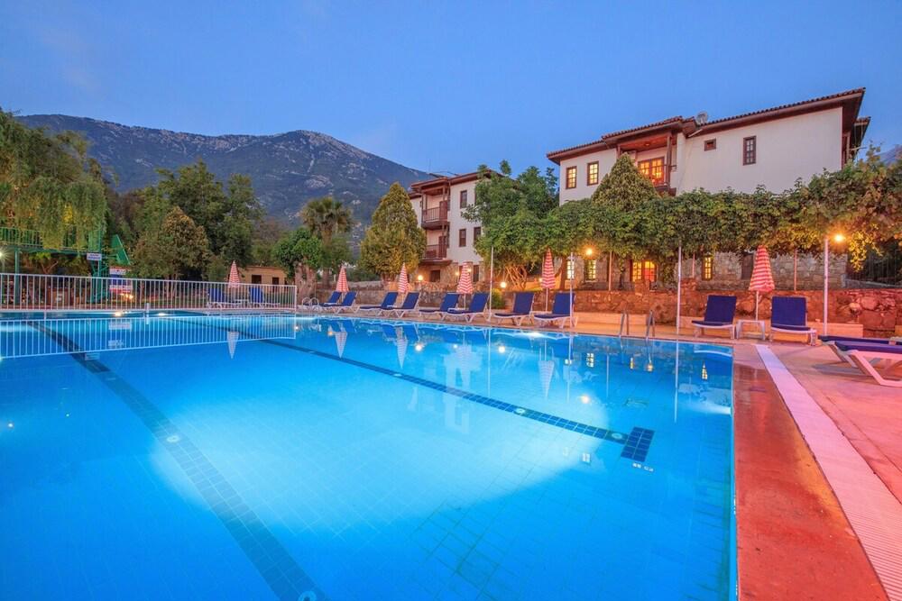 Mese Suites
