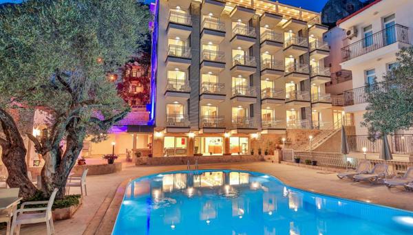 Artemiss Hotel