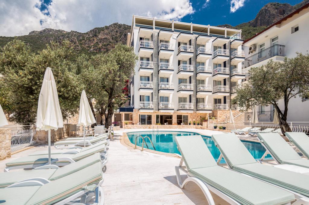 Artemiss Hotel