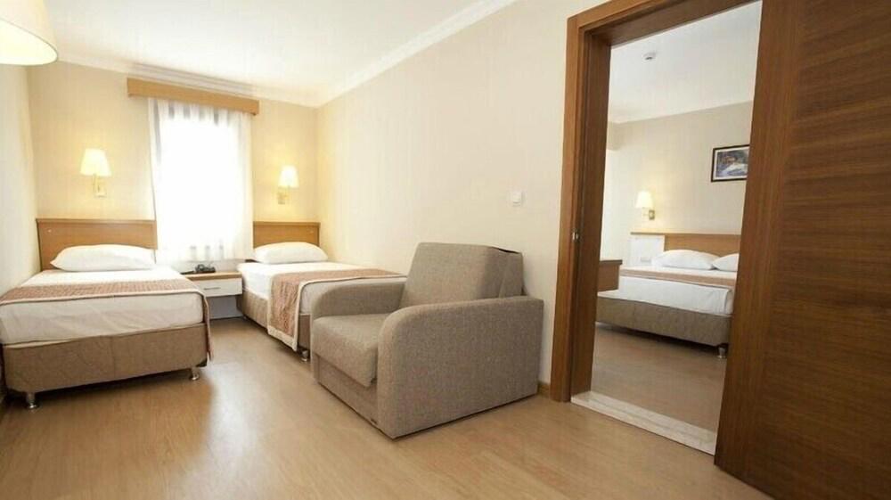 Aes Club Hotel