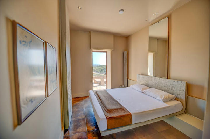 Assosyal Otel