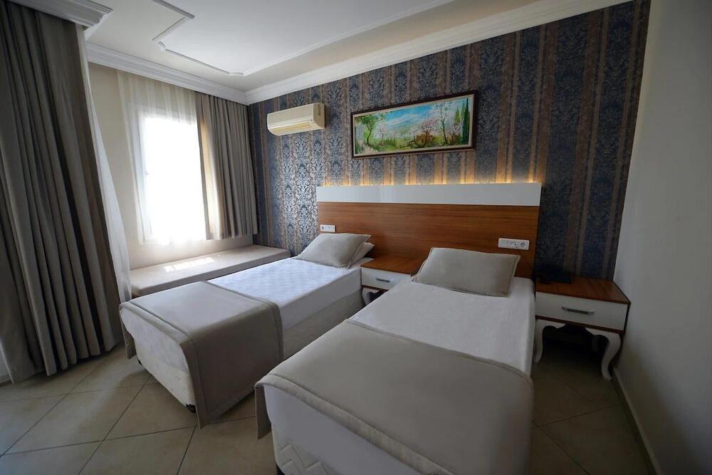 St. Nicholas Park Hotel