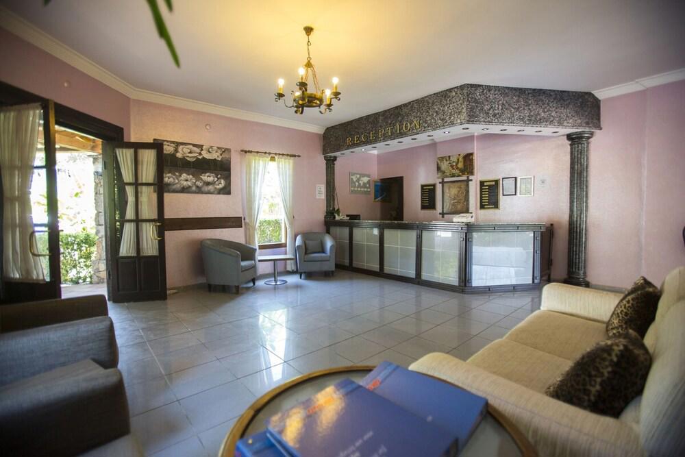 Öz Katre Hotel
