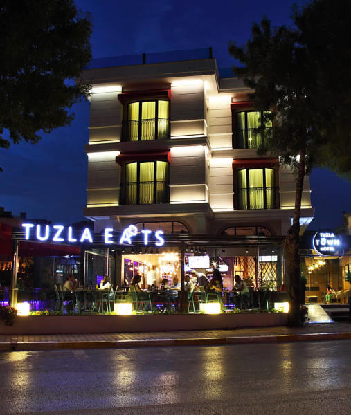 Tuzla Town Hotel