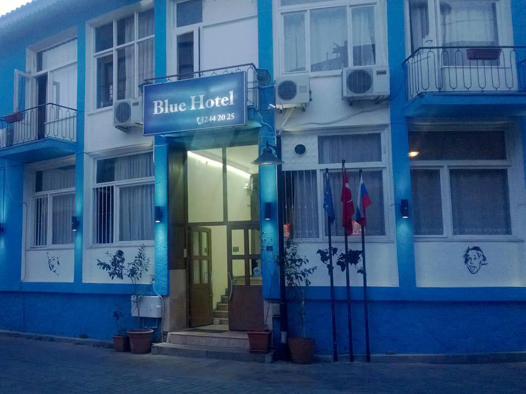 Blue Hotel