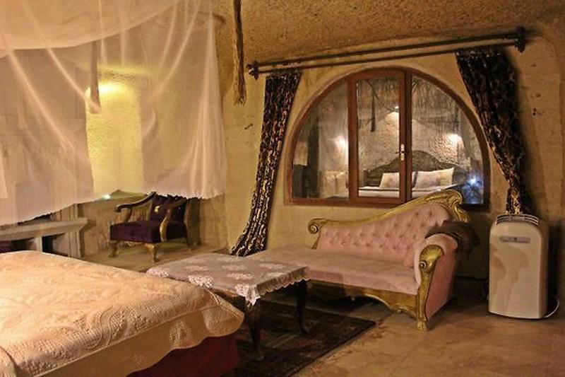 Hilem Cave House