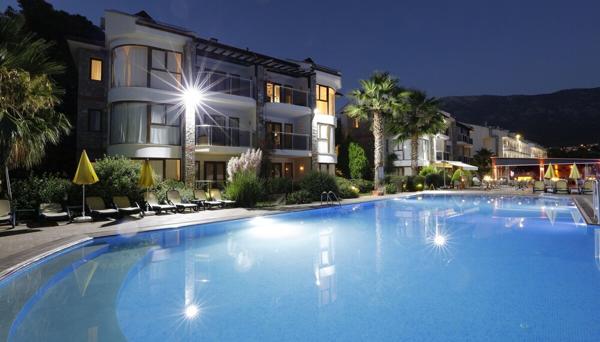 Sertil Deluxe Tropical Suites