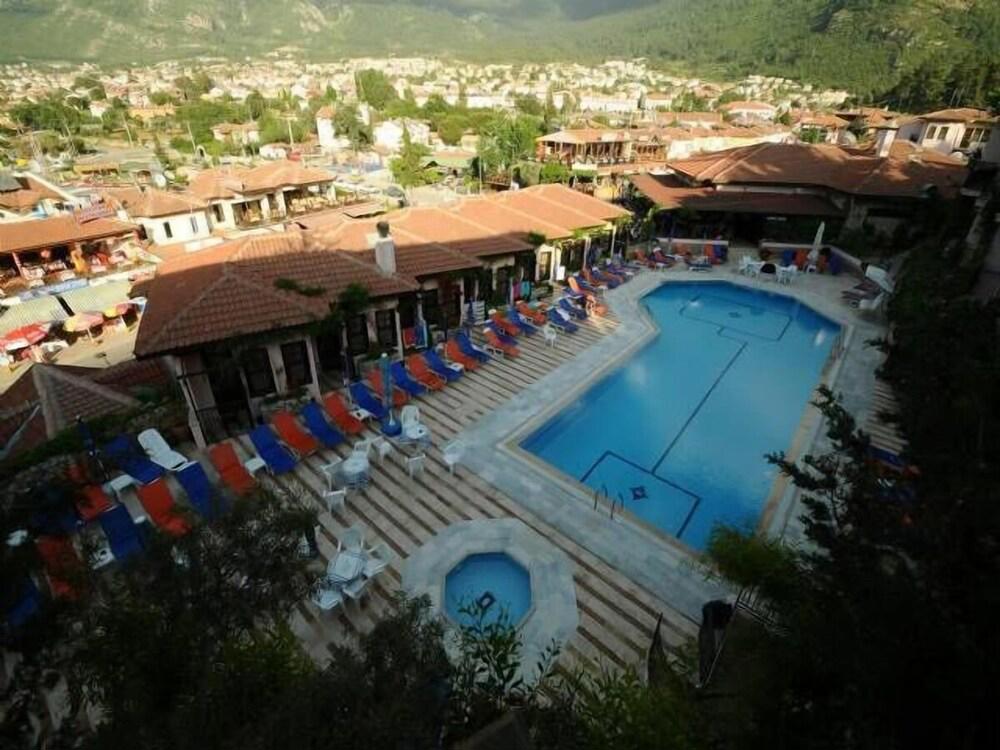 Hisar Holiday Club