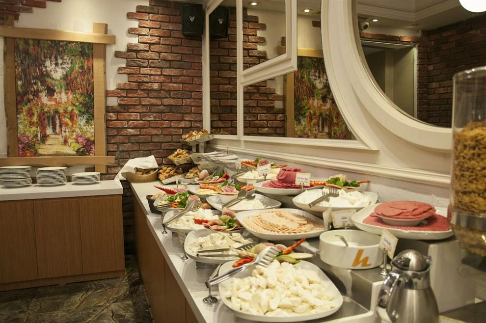 Pera Tulip Hotel