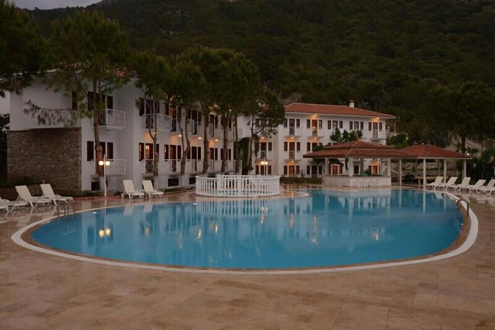 White Otel Ölüdeniz