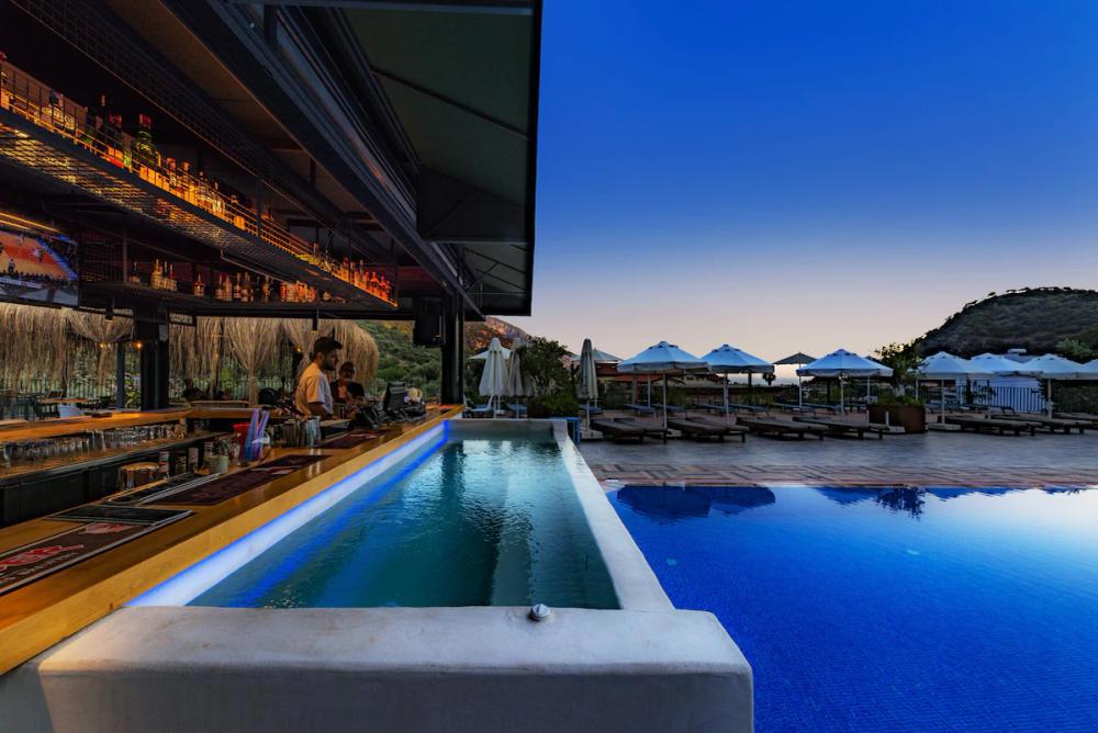 Morina Deluxe Hotel
