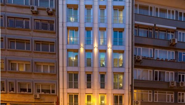Housez Suites & Apartments