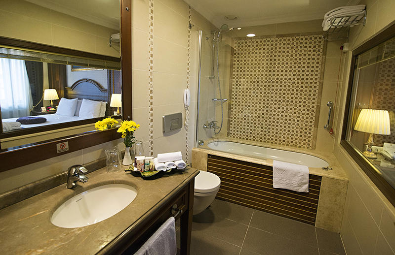 Glk Premier Regency Suites & Spa