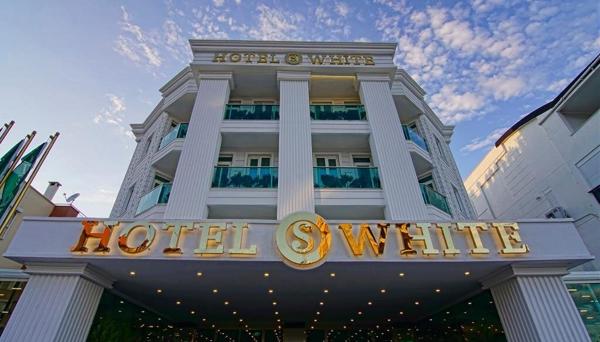 S White Hotel