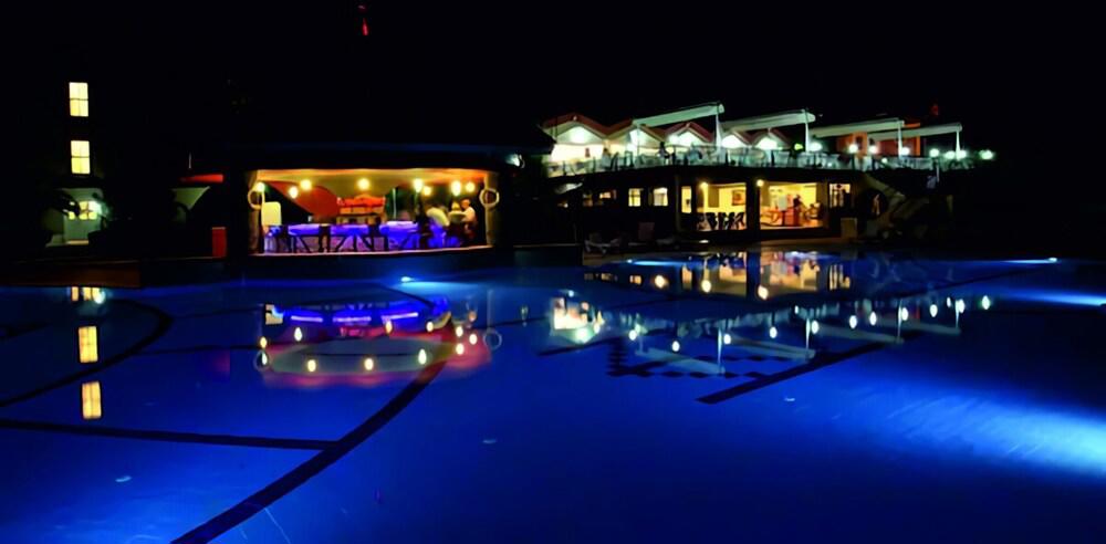 Destina Hotel