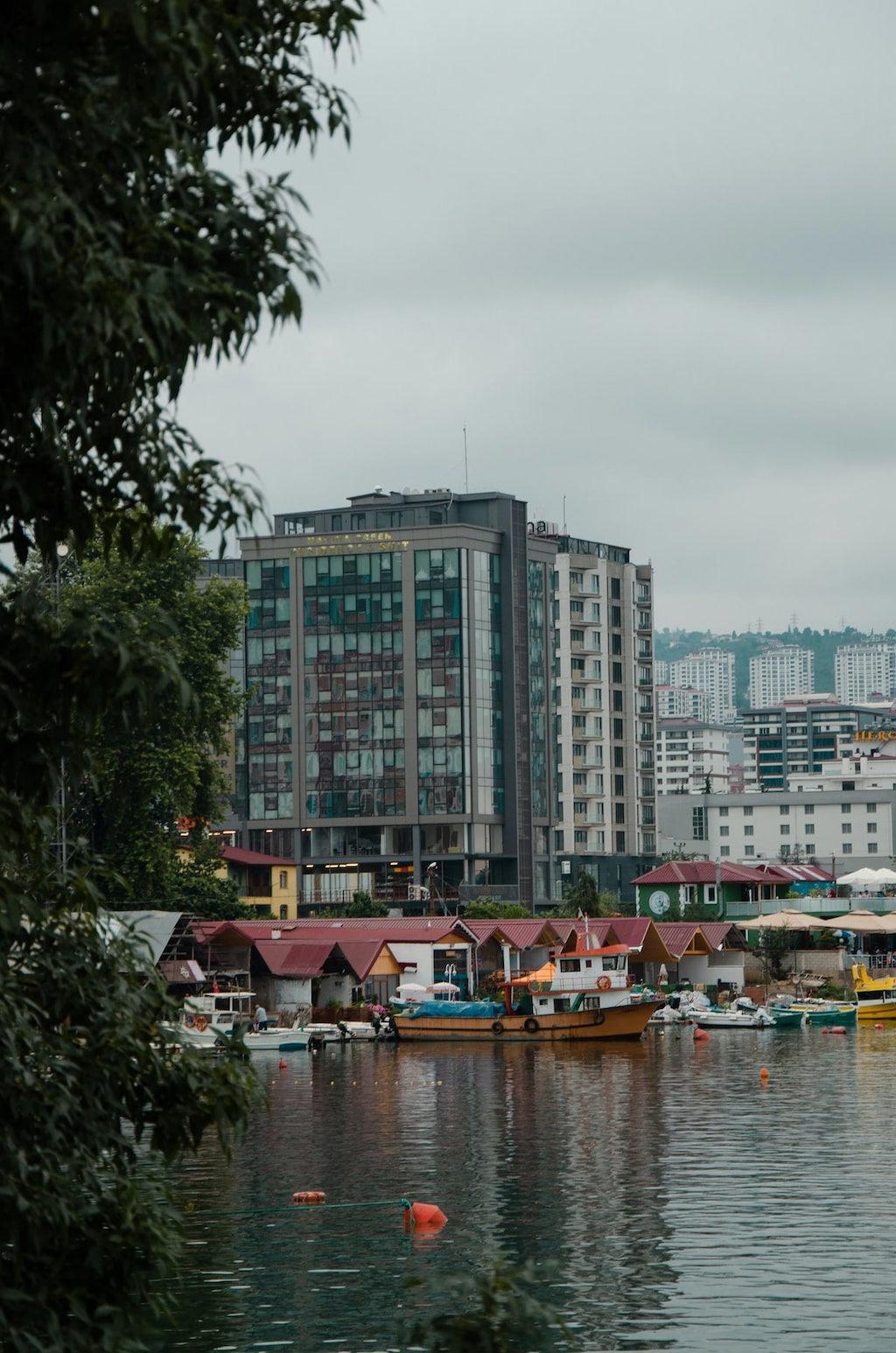 Marina Green Suite & Residence