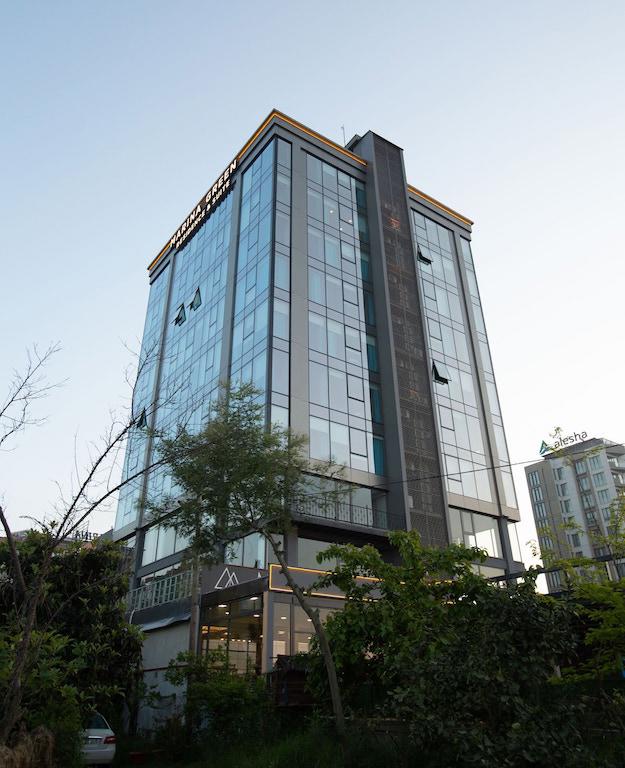Marina Green Suite & Residence