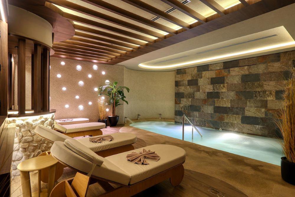 Almira Hotel Thermal Spa & Convention Center