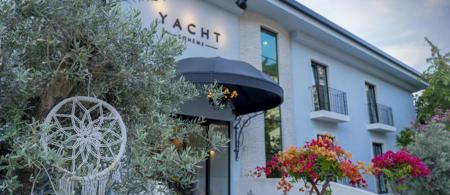 Yacht Boheme Hotel