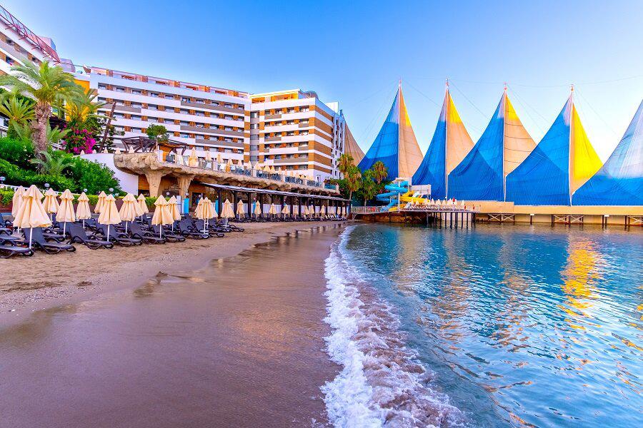 Adin Beach Hotel