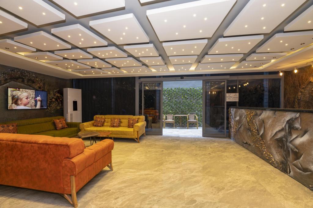 White Palace Hotel