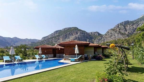 Sandal Hotel