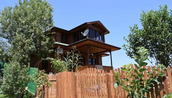 Zahi Bungalov