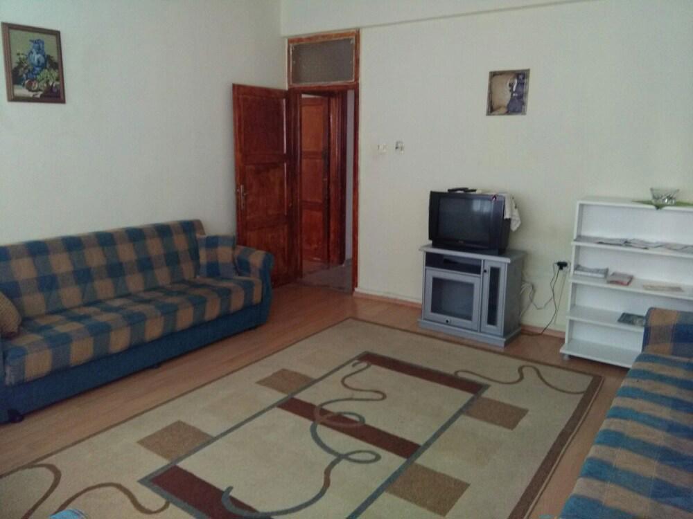 Hzd Apartments Guest House