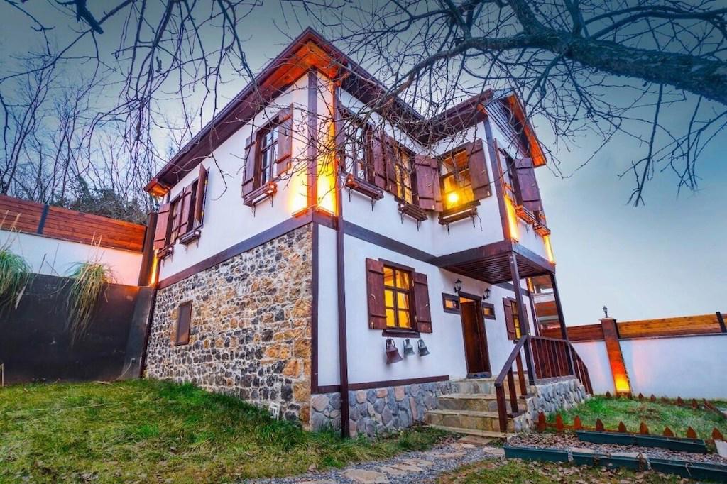 Samlioglu Historical Mansion
