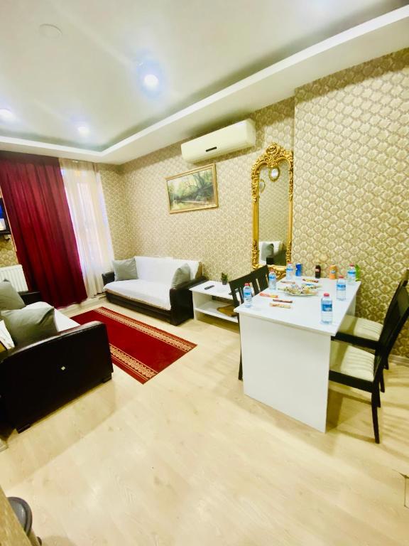 Cube Suites