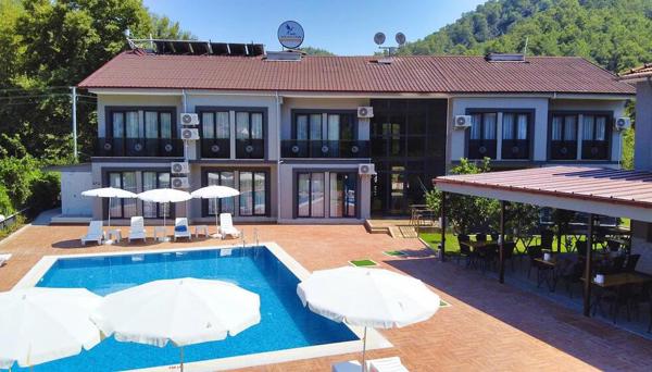 The Halcyon Rooms & Suites Hotel