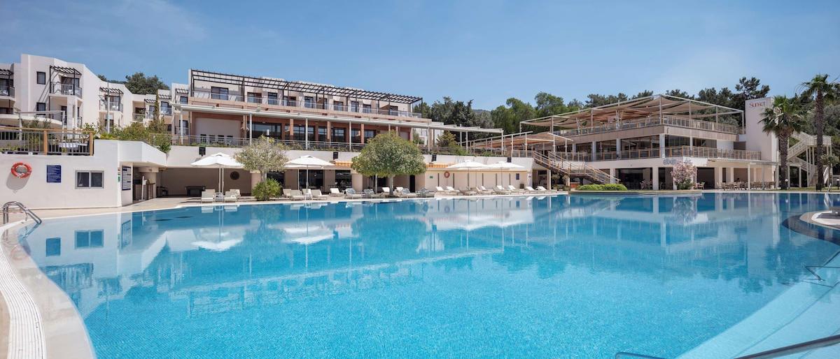 DoubleTree by Hilton Bodrum Işıl Club Resort
