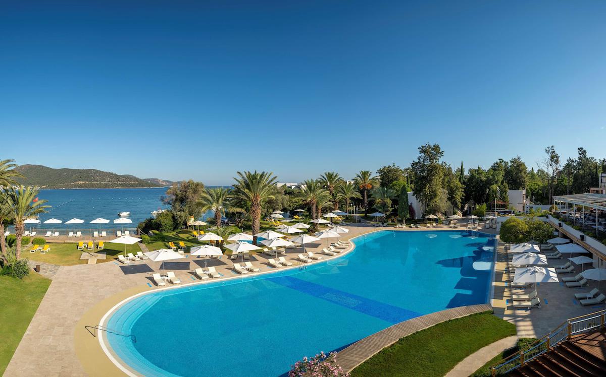 DoubleTree by Hilton Bodrum Işıl Club Resort