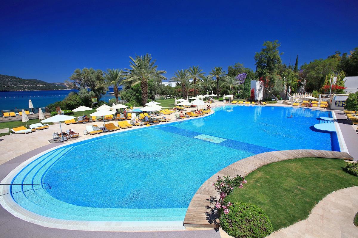 DoubleTree by Hilton Bodrum Işıl Club Resort