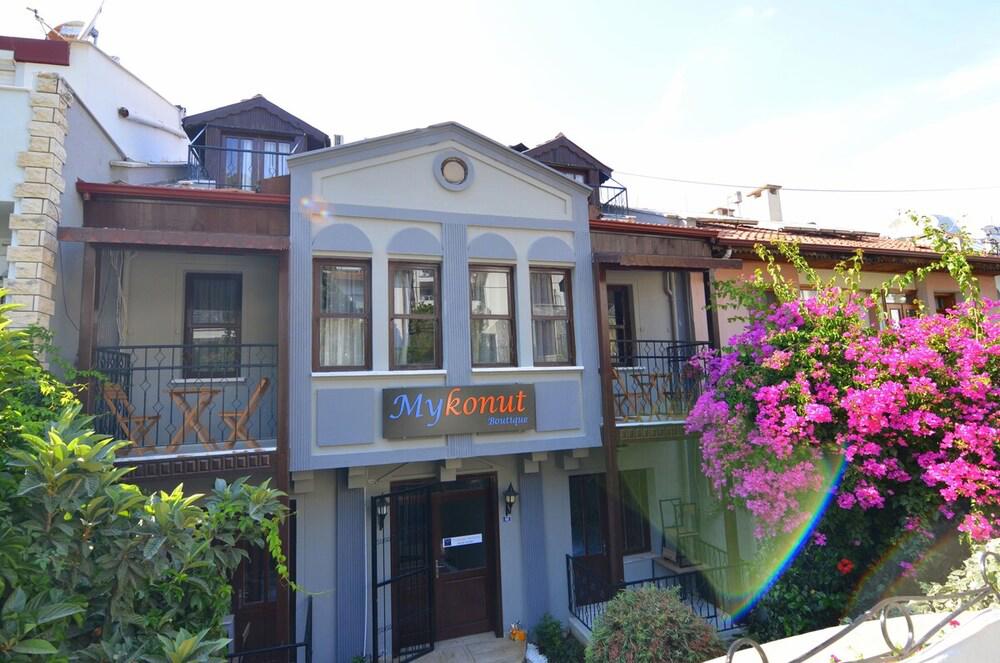 Mykonut Boutique Suites