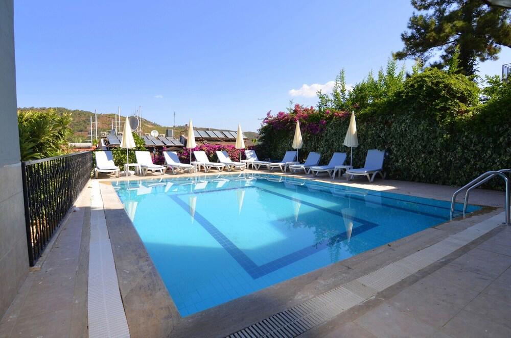 Mykonut Boutique Suites