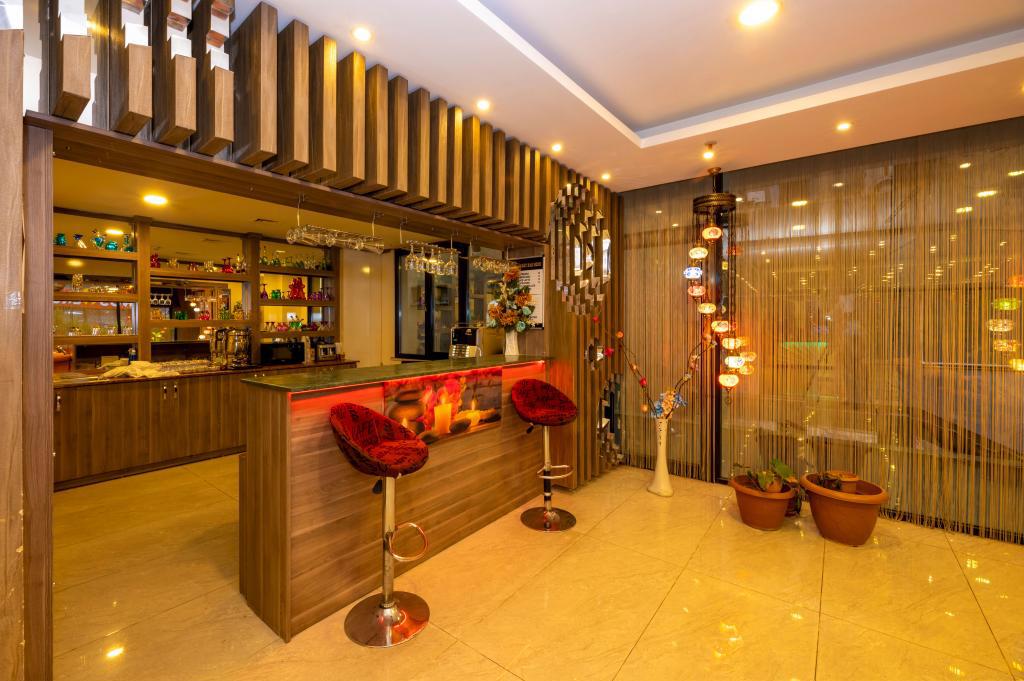 Grand Palace Hotel
