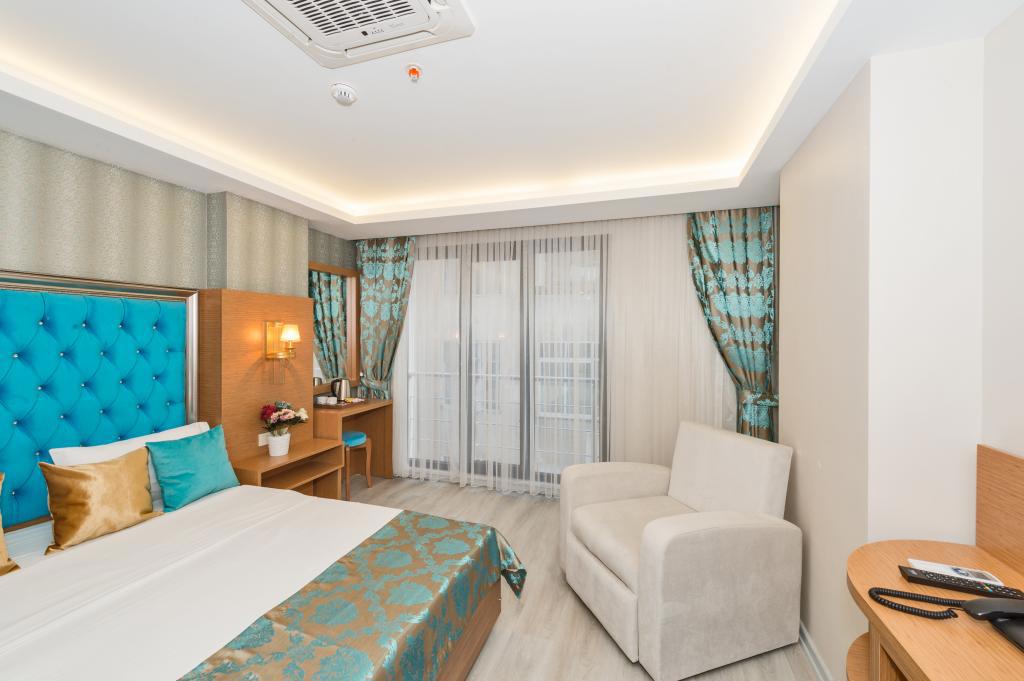 Grand Palace Hotel